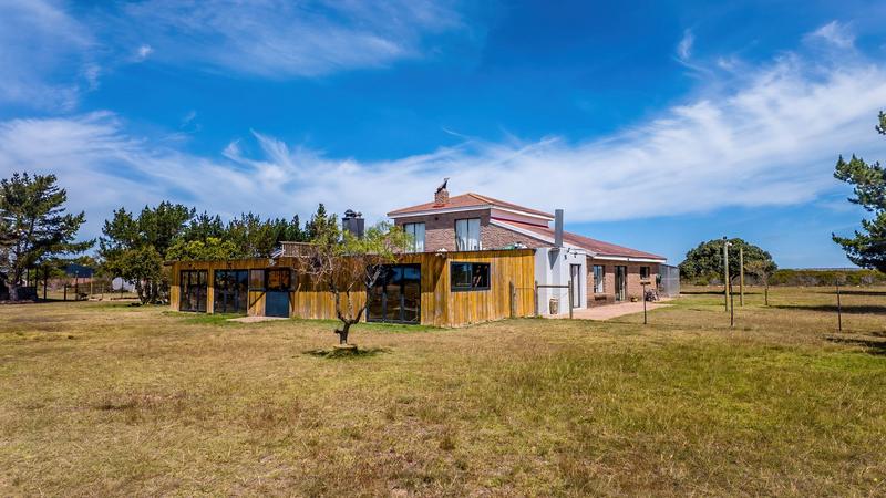 5 Bedroom Property for Sale in Aalwyndal Western Cape
